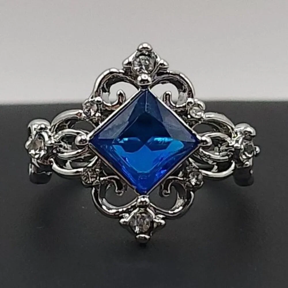 2/$15 Vintage-Inspired‎ Blue Crystal Filigree Ring Size 6